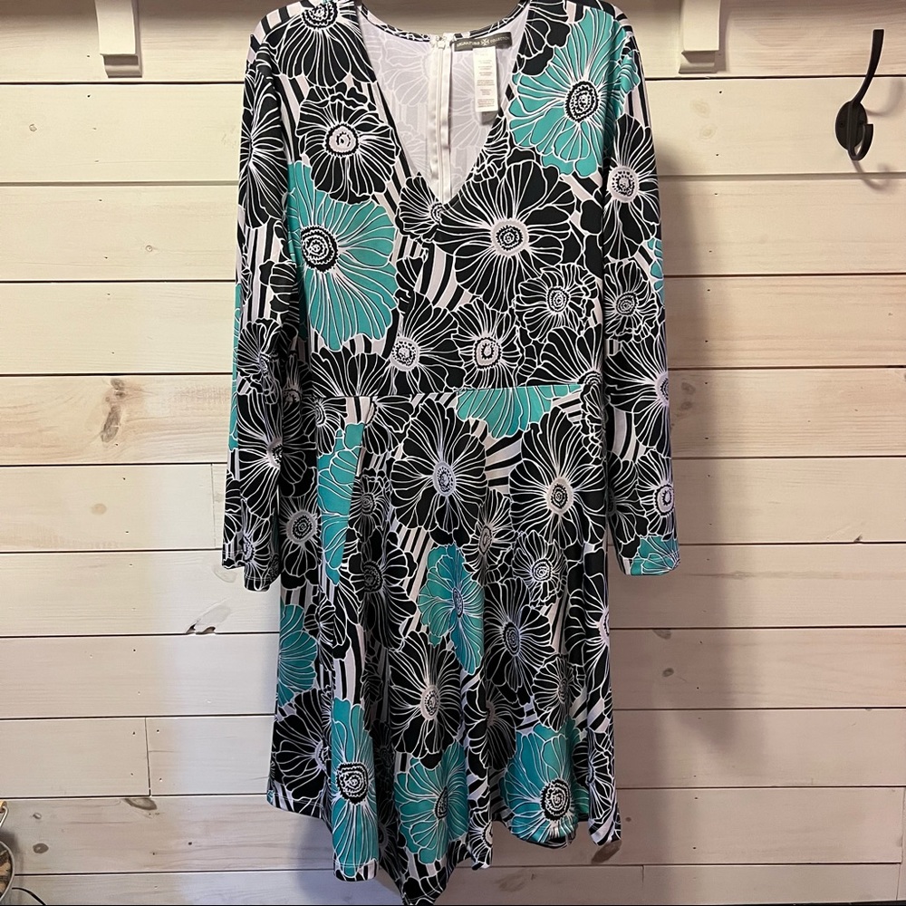 Signature Collection Women's Stretch Dress Floral V-Neck Long Sleeve Siz…
